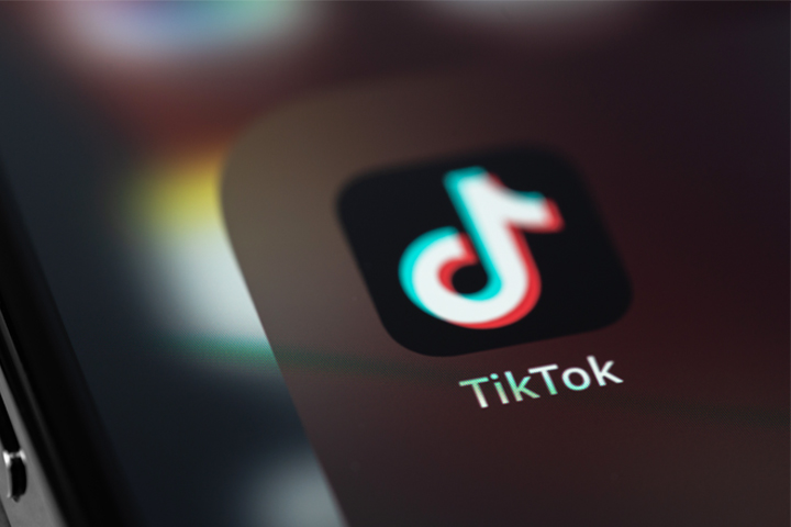 TikTok運用代行とは?