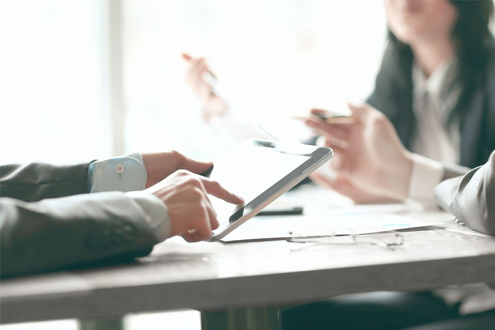 Instagram広告代理店の費用と相場｜月いくらで何ができる？